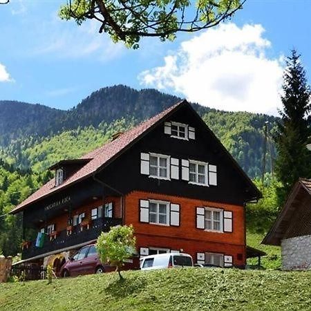 Bed and Breakfast Smucarska Koca Kotlje Zewnętrze zdjęcie