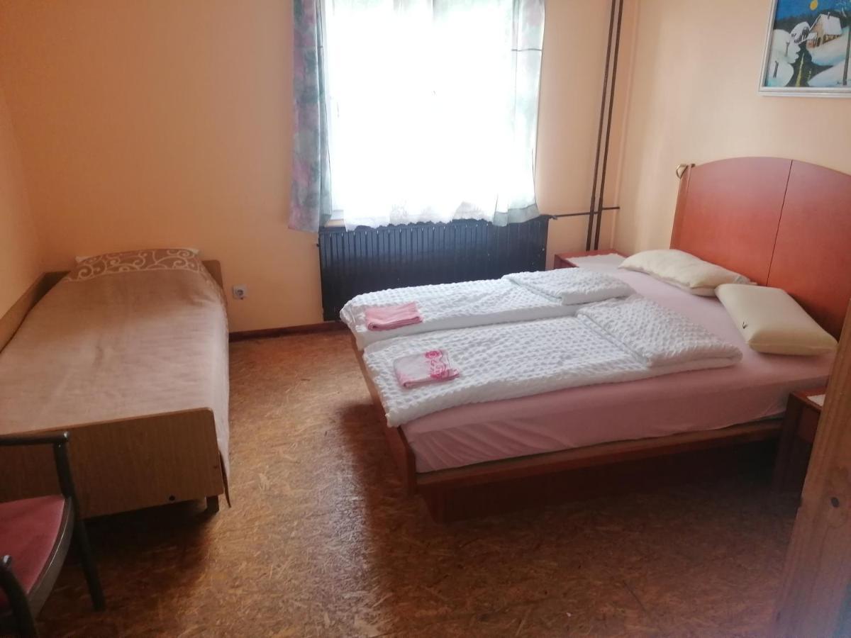 Bed and Breakfast Smucarska Koca Kotlje Zewnętrze zdjęcie