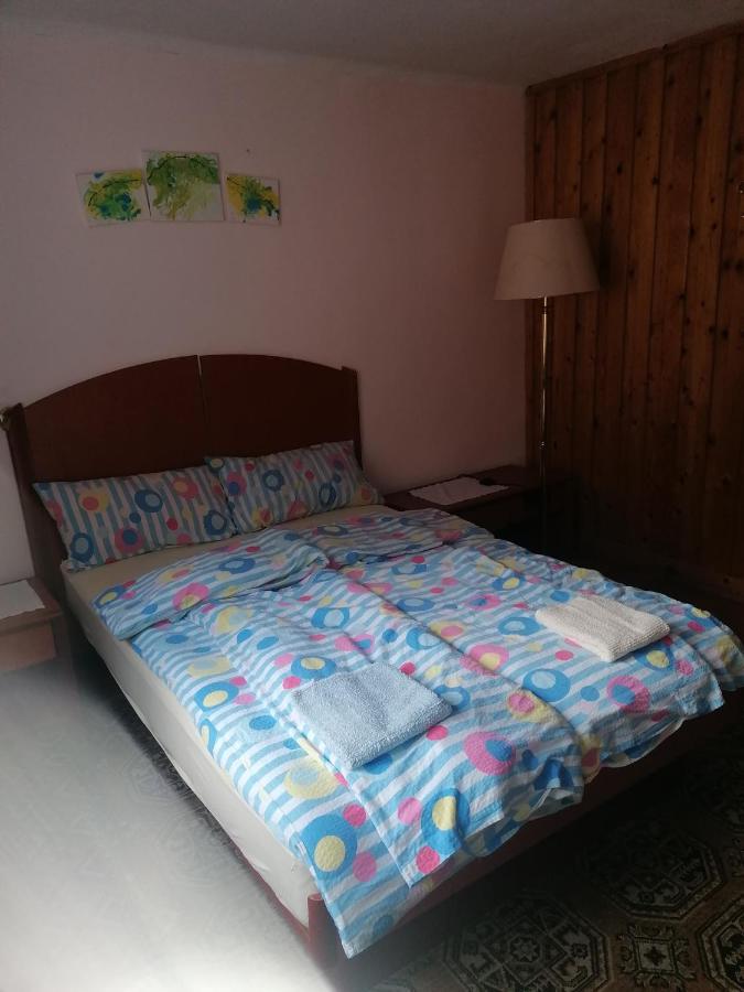 Bed and Breakfast Smucarska Koca Kotlje Zewnętrze zdjęcie