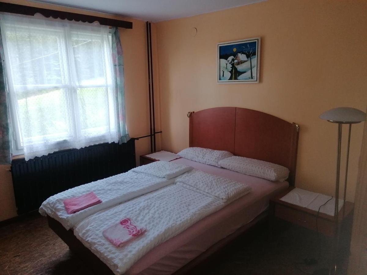 Bed and Breakfast Smucarska Koca Kotlje Zewnętrze zdjęcie