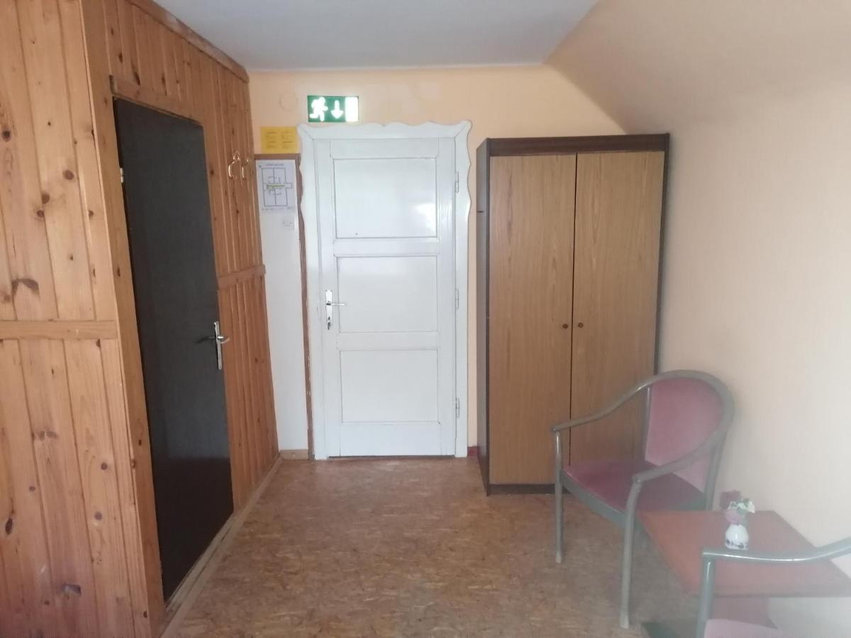 Bed and Breakfast Smucarska Koca Kotlje Zewnętrze zdjęcie